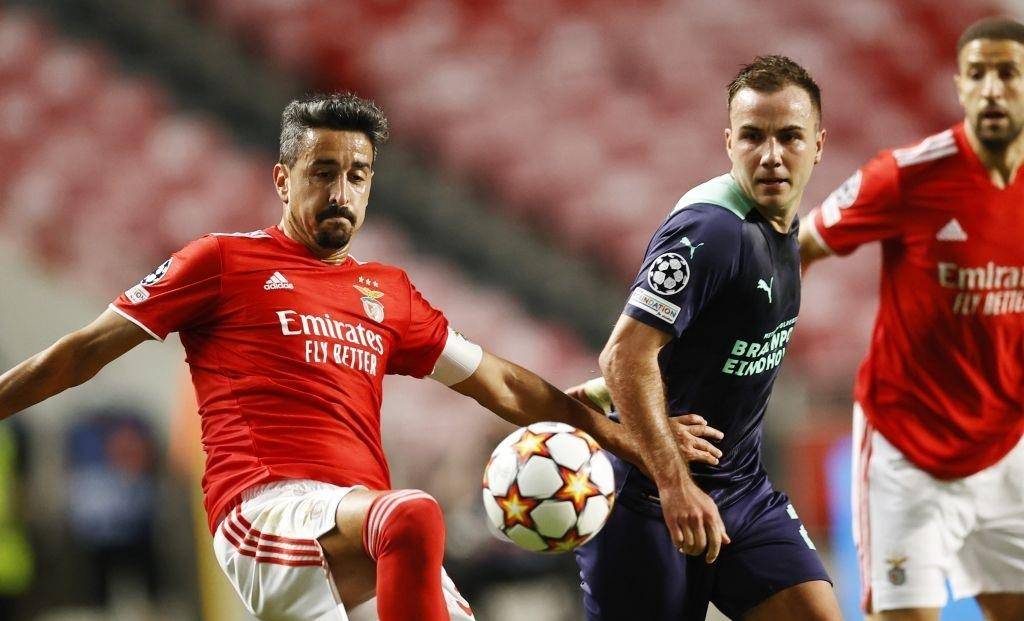 保持其在国 保持其在国