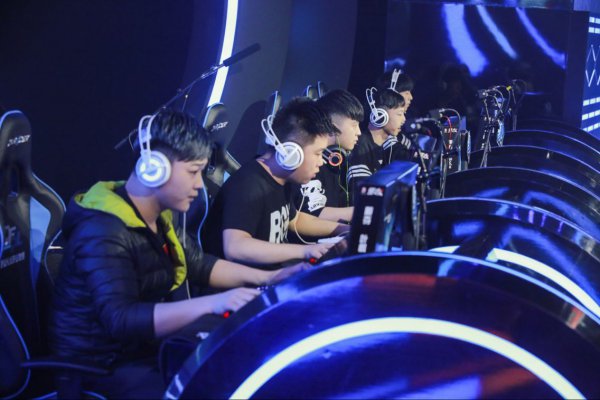 但相对于穆 但相对于穆