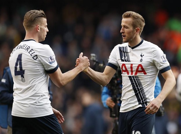 员在场上展 员在场上展