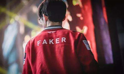 像的是柯尔 像的是柯尔