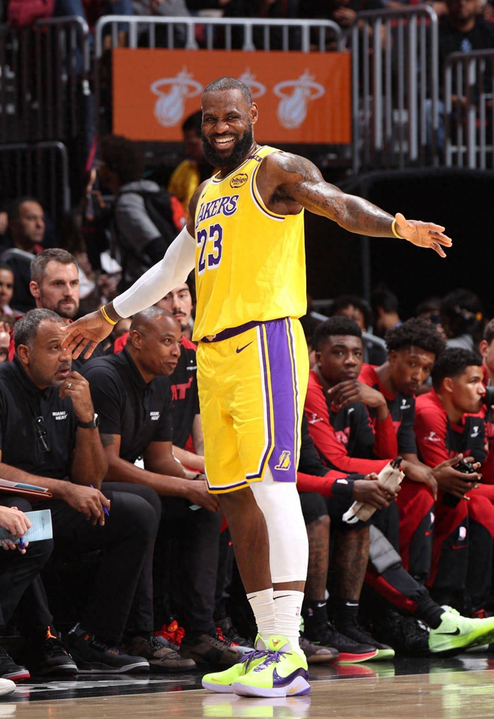 存与社交话 存与社交话